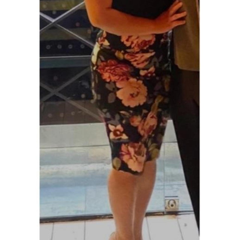 Vivienne Grace Floral Pencil Skirt Large Romantic Rose Print  Midi Skirt